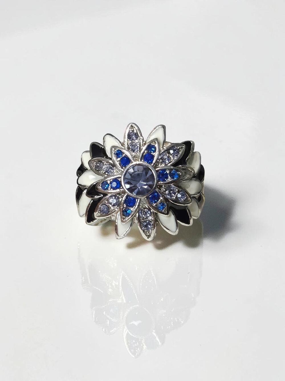 Y2K Enamel Black White With Purple Blue Rhinestones Enamel Flower Burst Ring 8